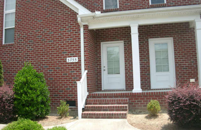 Freshly Painted Large Townhome photos photos