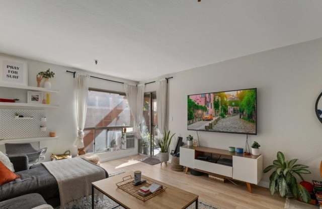 4730 Noyes St photos photos