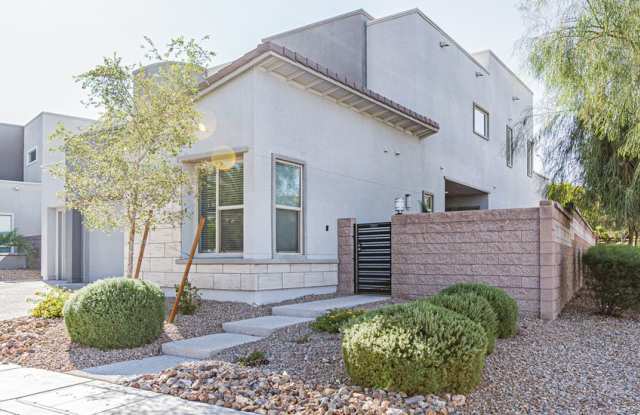 5 Bedroom home located in Henderson Gallery 3
