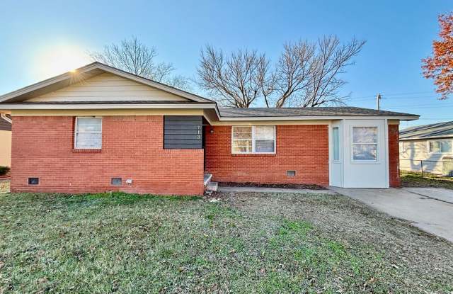 Cozy Broken Arrow Home photos photos