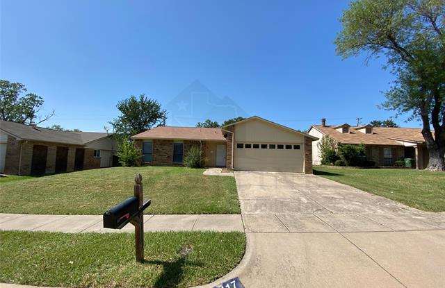 7117 Blackberry Drive - 7117 Blackberry Drive, Arlington, TX 76016