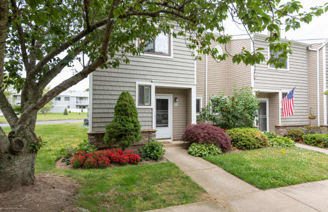12 Fern Court - 12 Fern Court, Tinton Falls, NJ 07724