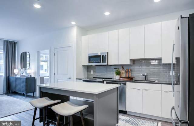 503-29 N COLUMBUS Boulevard Gallery 3