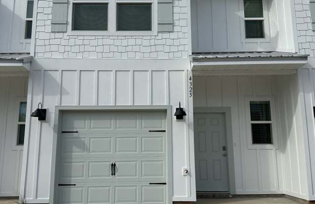 4325 Lost Bay Dr Gallery 1