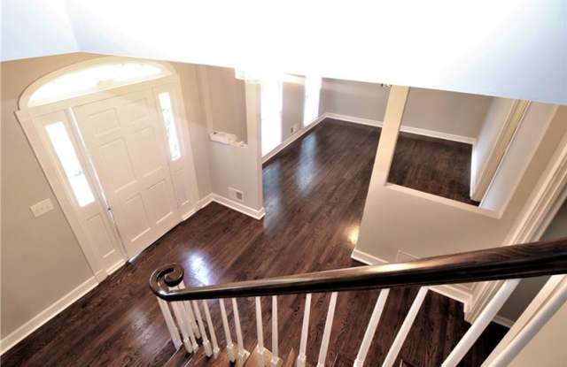 430 Lost Forest Court Gallery 3