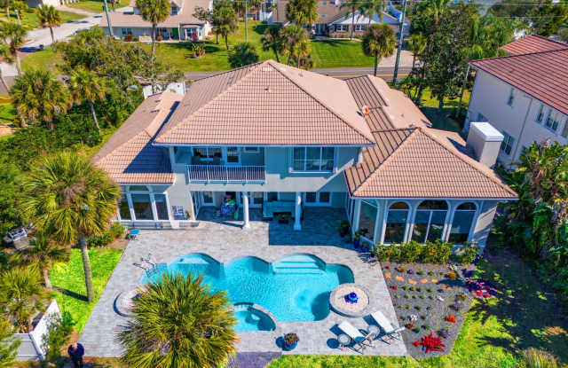 3548 JOHN ANDERSON DRIVE N photos photos