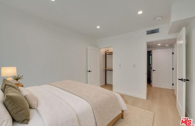 1223 Havenhurst Dr Gallery 3
