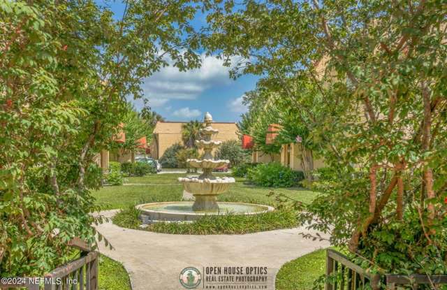Lovely 2 bedroom, 2.5 Bath Townhouse Available in the Gated Colony of San Jose! - 6616 La Mirada Drive East, Jacksonville, FL 32217