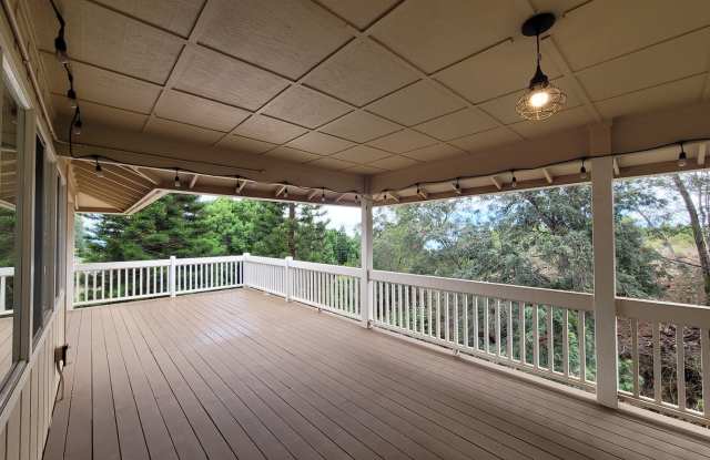 Spacious 3 bedroom 2 bath home in Kula-Available now! photos photos
