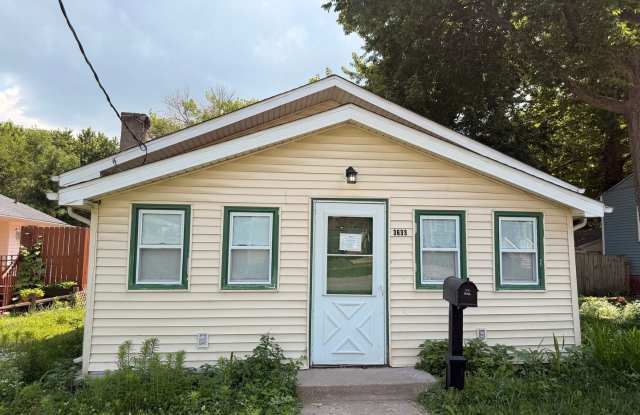 Charming 2BR Home in Highland Park Des Moines Coming Soon! photos photos Charming 2BR Home in Highland Park Des Moines Coming Soon! photos photos