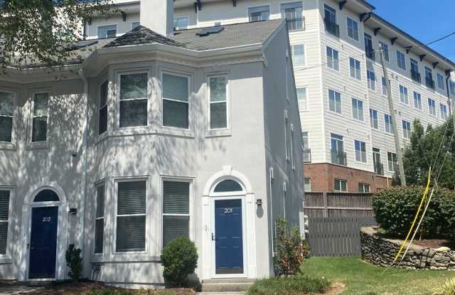 Updated 2 Bedroom Townhome Close to Vandy and Centennial Park photos photos
