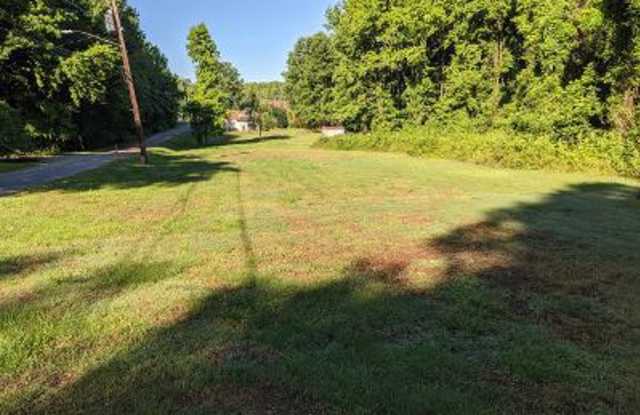 1304 RICH HILL DRIVE Gallery 3