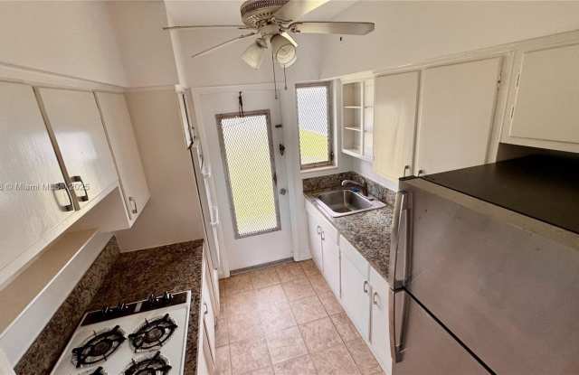 7921 East Dr photos photos