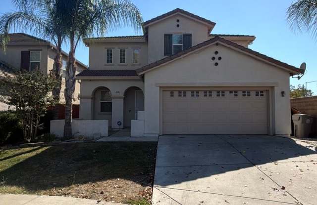 Corner Lot - 4 Bed 2 Bath !! Gallery 1