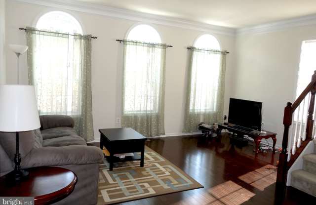 22591 CAMBRIDGEPORT SQUARE Gallery 4
