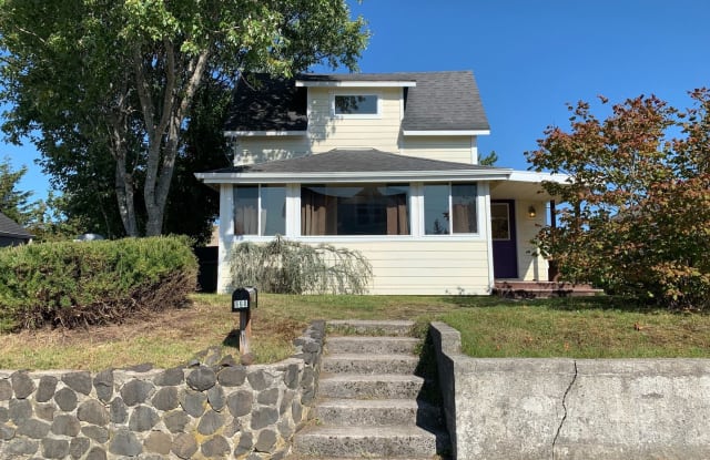 860 5th Ave - 860 5th Avenue, Seaside, OR 97138