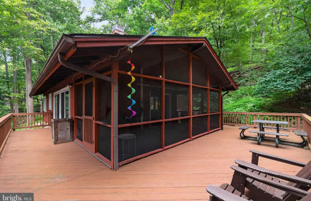 261 ROCKY SPRING Lane Gallery 3