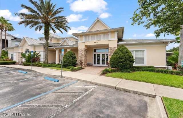 8215 GREEN PARROT Road unit: 207 photos photos