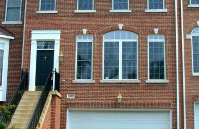4257 Upper Park Dr - 4257 Upper Park Drive, Fair Oaks, VA 22030