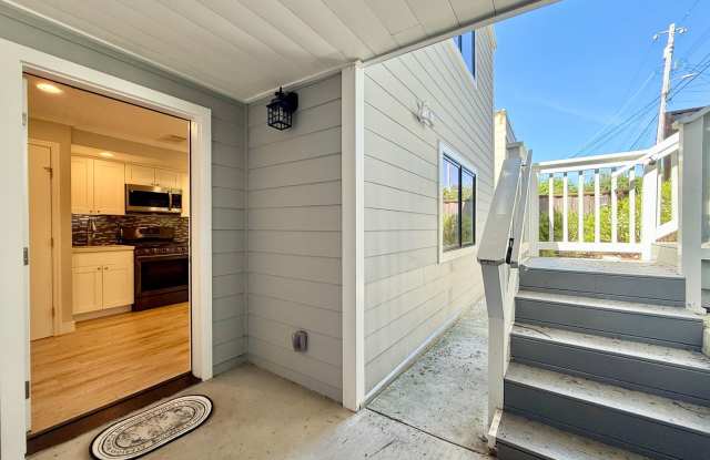 Stylish Coastal In-Law Studio with In‑Unit Laundry - Utilities Included! photos photos