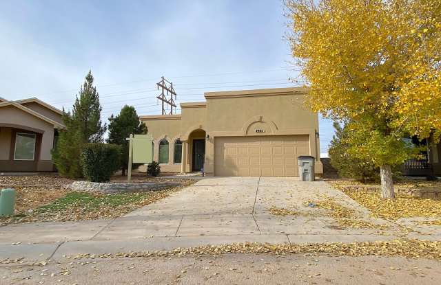 East El Paso 4 bed Refrig A/C with Solar Panels! photos photos