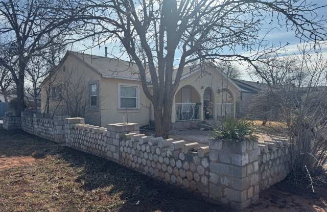 fully furnished 3-bedroom, 2-bathroom photos photos