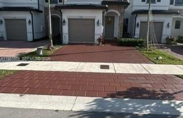 3354 W 112th St photos photos