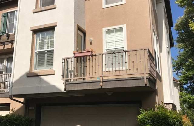 16 Burlingame Lane Gallery 2