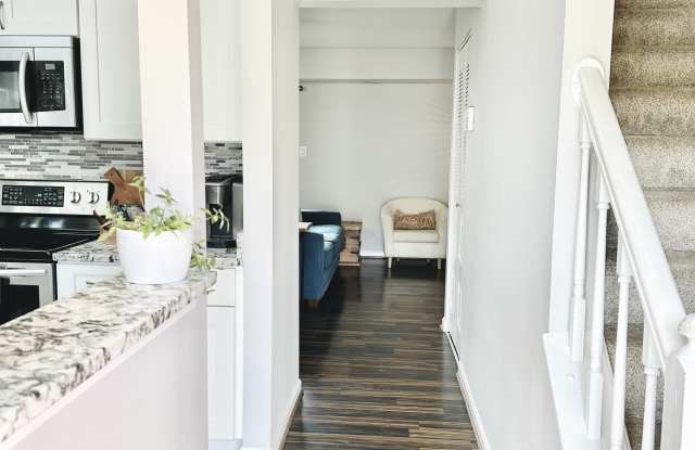 81 Sudbury Square photos photos
