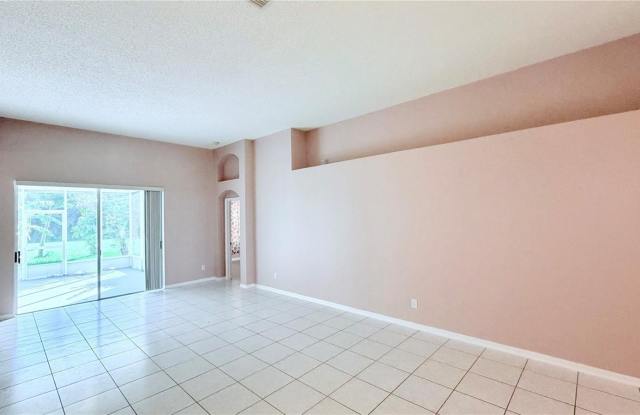 4712 MAPLETREE Loop Gallery 4