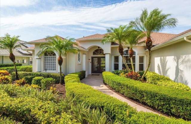 212 SW Whitewood Drive photos photos