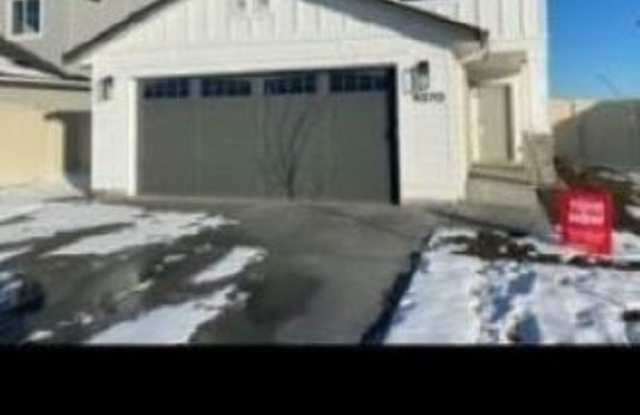 Gorgeous 4 bed 2.5 Bath Home with Community Pool and Park!! - 4370 North Pale Creek Avenue, Ada County, ID 83646