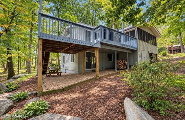 211 Waterview Drive Gallery 4