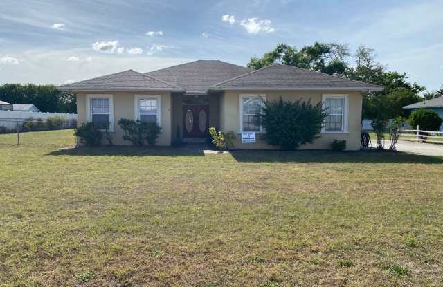 Spacious 3-Bedroom Home in Lakeland Highlands – Move-In Ready! - 5255 Tillery Road, Polk County, FL 33812 Spacious 3-Bedroom Home in Lakeland Highlands – Move-In Ready! - 5255 Tillery Road, Polk County, FL 33812