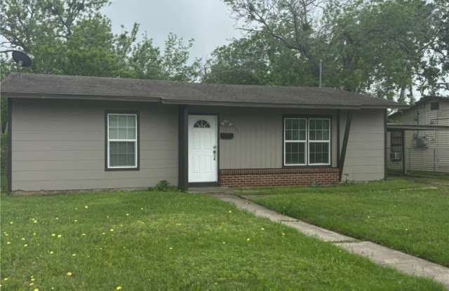 2905 Wildwood Street photos photos