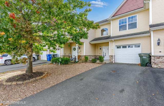 100 Pine Street unit: 3 photos photos