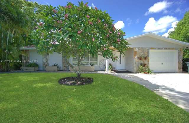 4770 Holly Dr photos photos