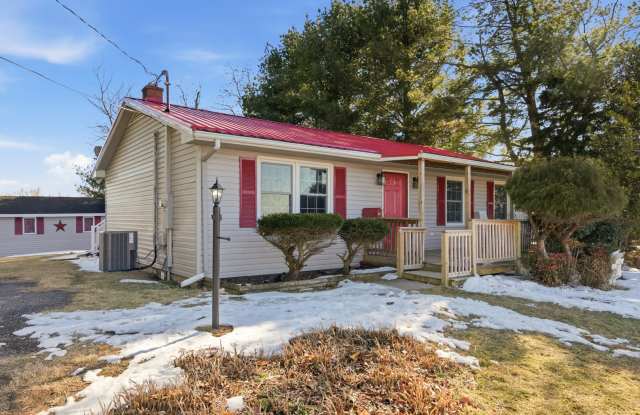 3 bed, 1 bath. Pet Friendly New remodel photos photos