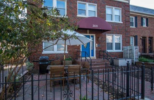 Charming 1BR/1BA Condo in the Heart of Shaw – Parking Included! photos photos