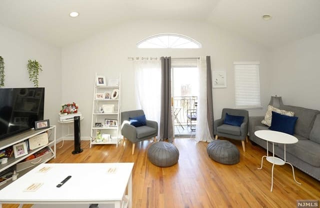 133 Leonard Street - 133 Leonard Street, Jersey City, NJ 07307