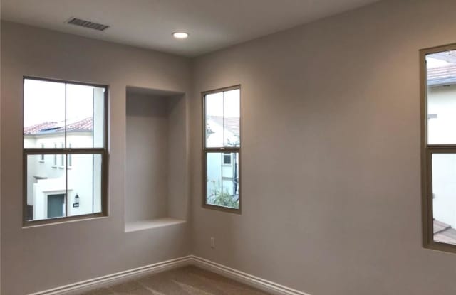108 Vanguard Gallery 2