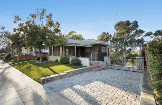 1018 Johnson Ave photos photos