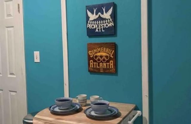 130 Vanira Ave SE Lower Studio Unit Gallery 4