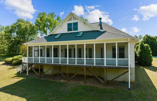 1601 Dairyland Road Gallery 2