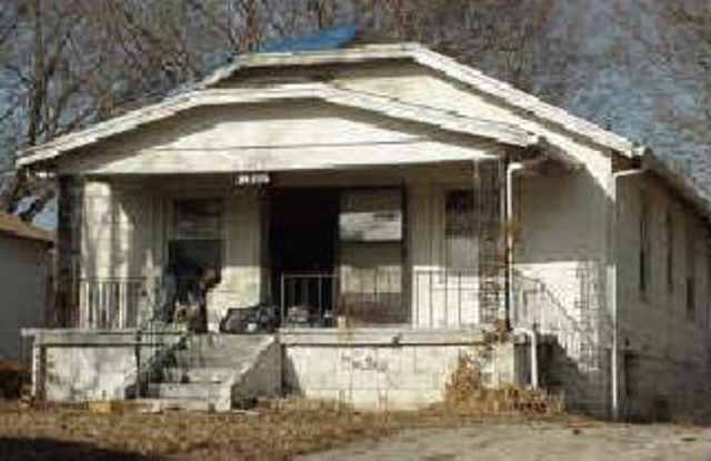 2422 East 70th Terrace photos photos