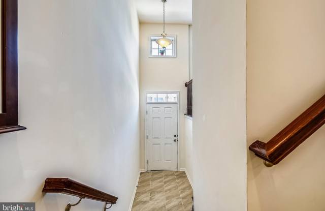 7513 HOLLY RIDGE DRIVE Gallery 3