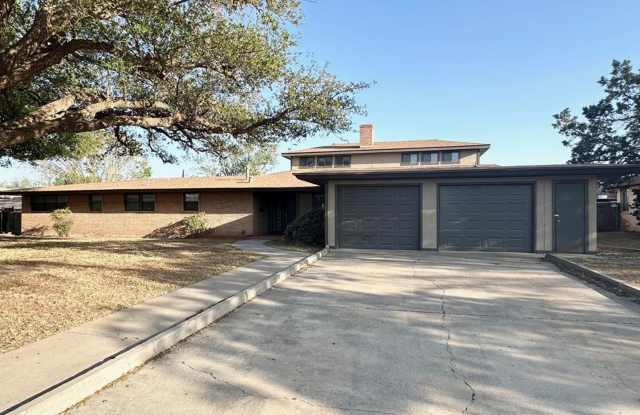 5 Bedroom 3.5 Bath Ready to Rent ASAP! - 1503 West Ohio Avenue, Midland, TX 79701