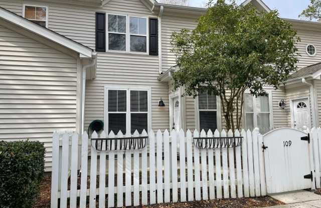 5813 Wrightsville Ave #109 Gallery 1