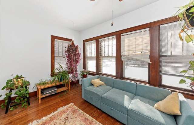 128 W Washington St photos photos