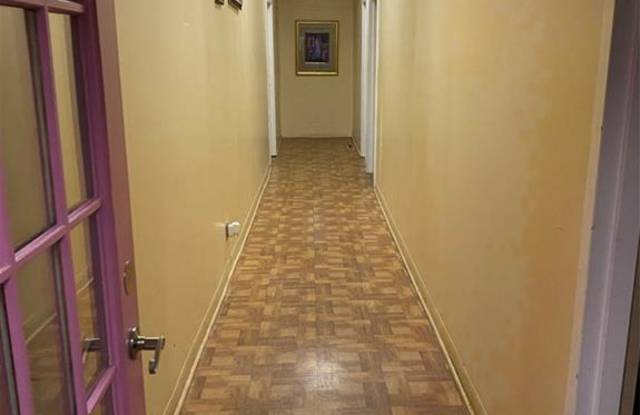 1701 N MARTIN LUTHER KING Corner Gallery 4